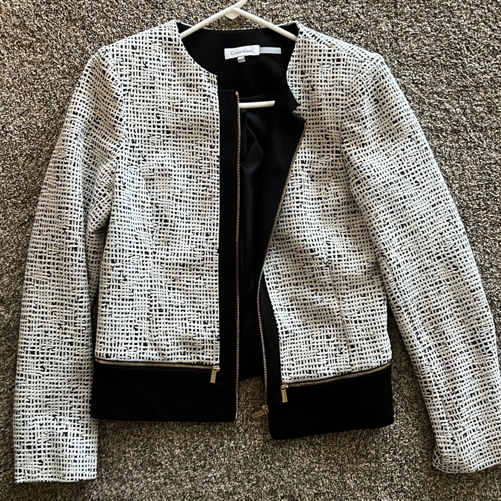 Calvin Klein, size 10, black/white// gold zipper